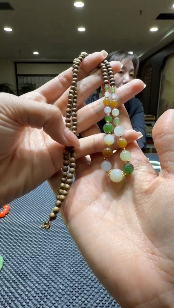 颈饰未镶嵌和田玉项链