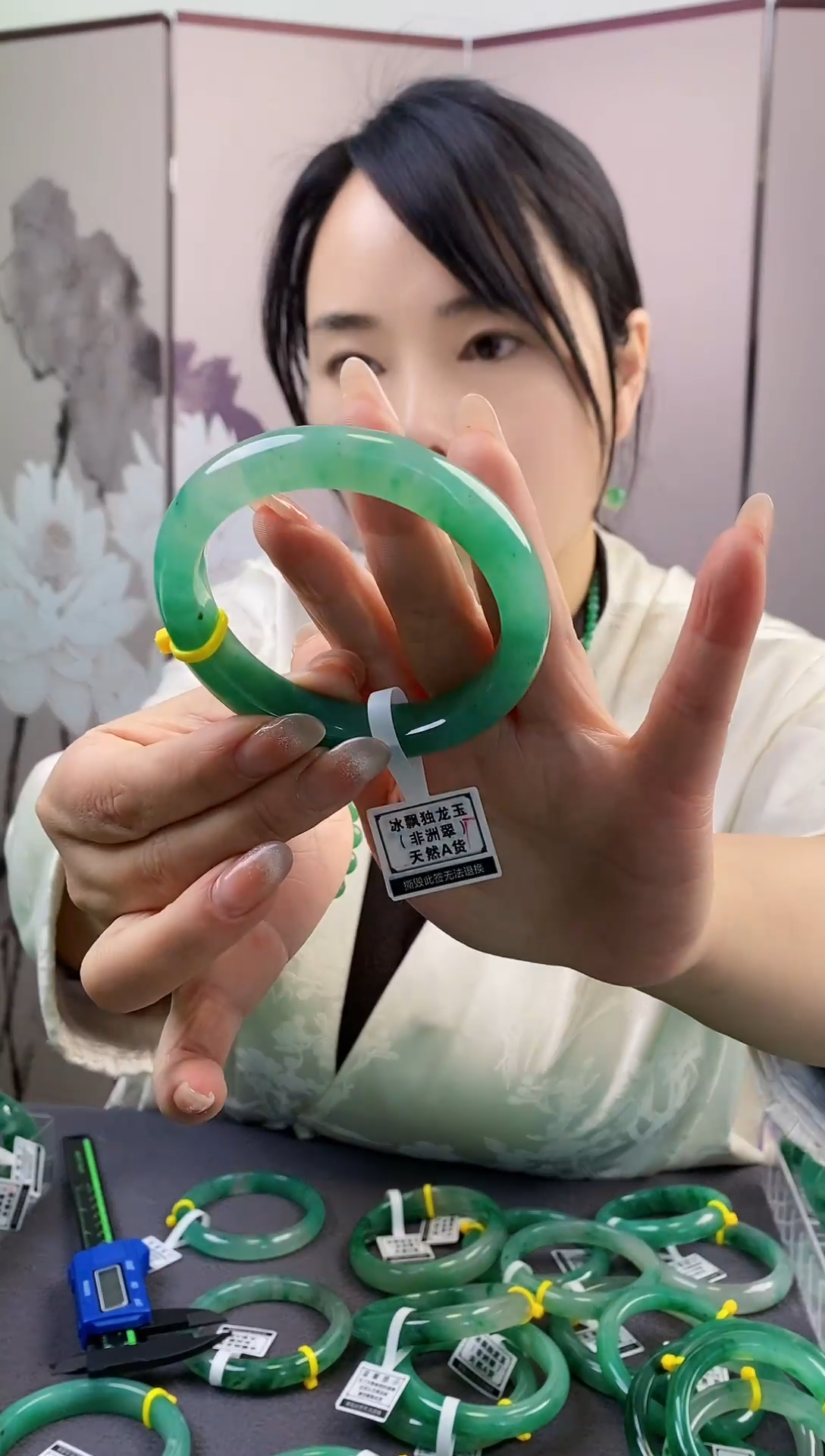 【闪购商品】石英质玉手镯未镶嵌070