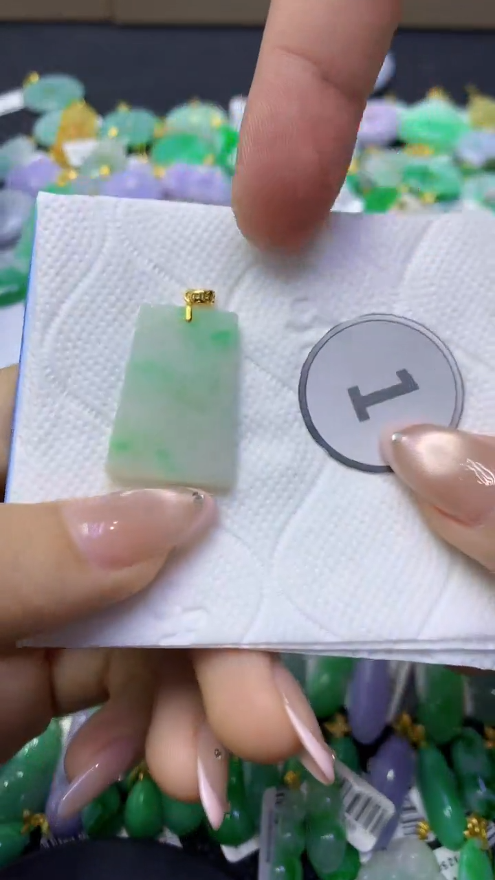 颈饰未镶嵌翡翠天然缅甸翡翠A货