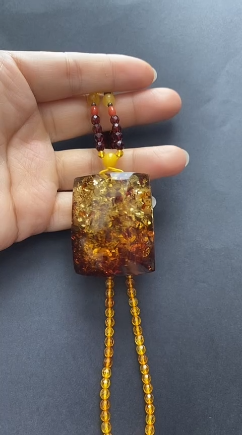 【闪购商品】琥珀裸石未镶嵌琥珀吊坠