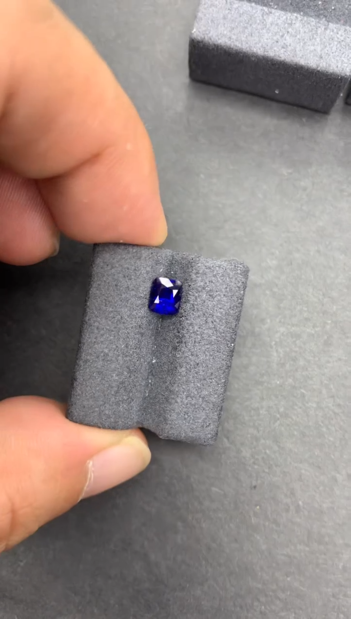 【闪购商品】蓝宝石裸石未镶嵌1克拉
