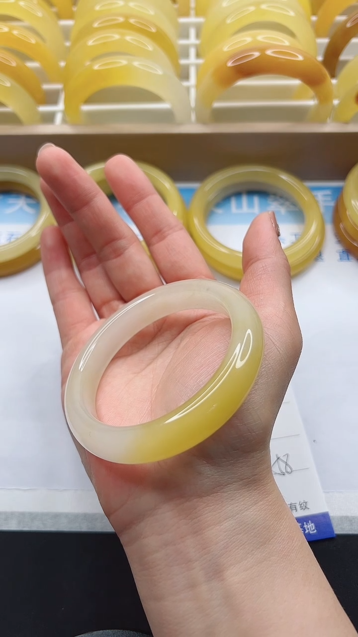 【闪购商品】石英质玉手镯未镶嵌821-58