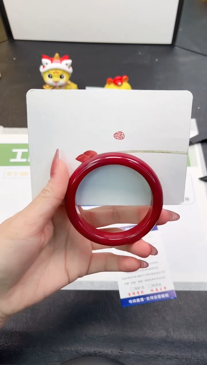 【闪购商品】石英质玉手镯未镶嵌33-55.7