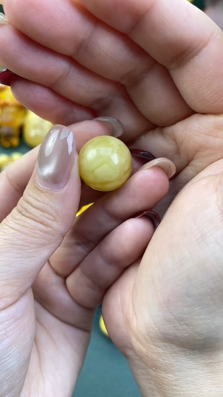 【闪购商品】琥珀裸石未镶嵌月.60/卡17.6微瑕