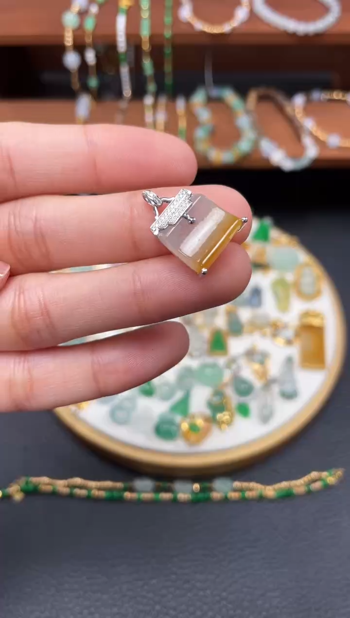 【闪购商品】翡翠吊坠(不含链)18K金镶嵌一个   JK309