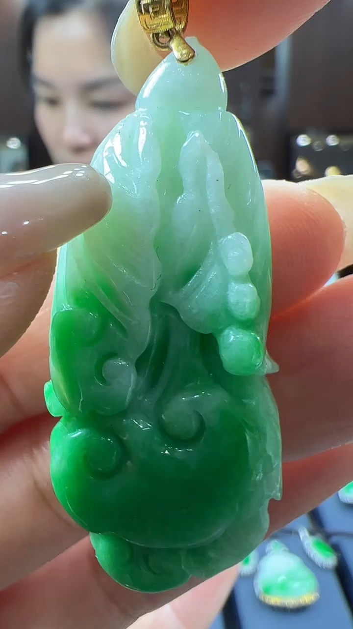 【闪购商品】翡翠挂件18K金镶嵌白菜 不含链 有瑕疵