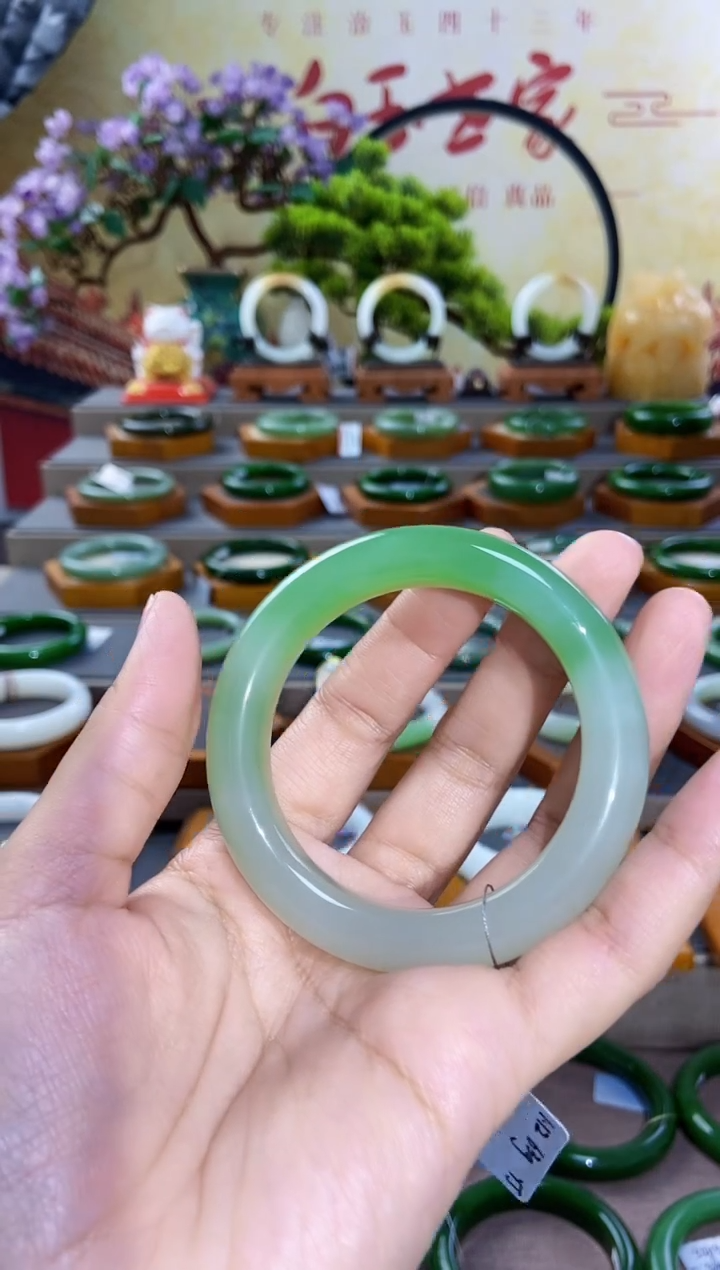 【闪购商品】和田玉手镯未镶嵌翠青手镯