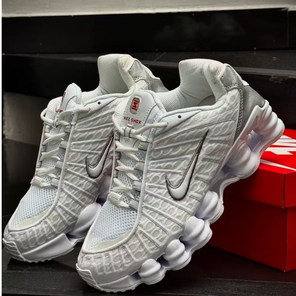 跑者美学nike耐克男子nike shox气垫减震休闲鞋跑鞋AV3595-100