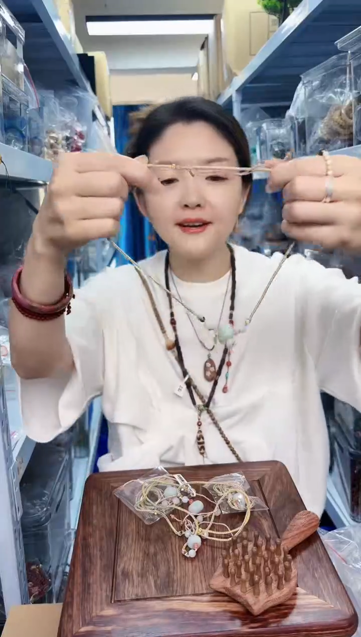 翡翠未镶嵌颈饰车轮链子一条