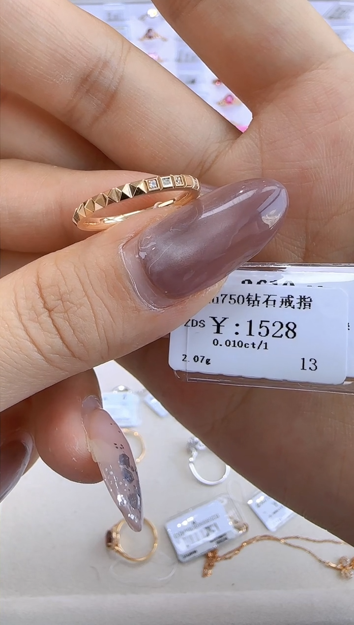 【闪购商品】钻石戒指/指环18K金镶嵌137800