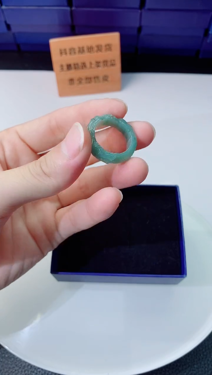 翡翠未镶嵌颈饰17