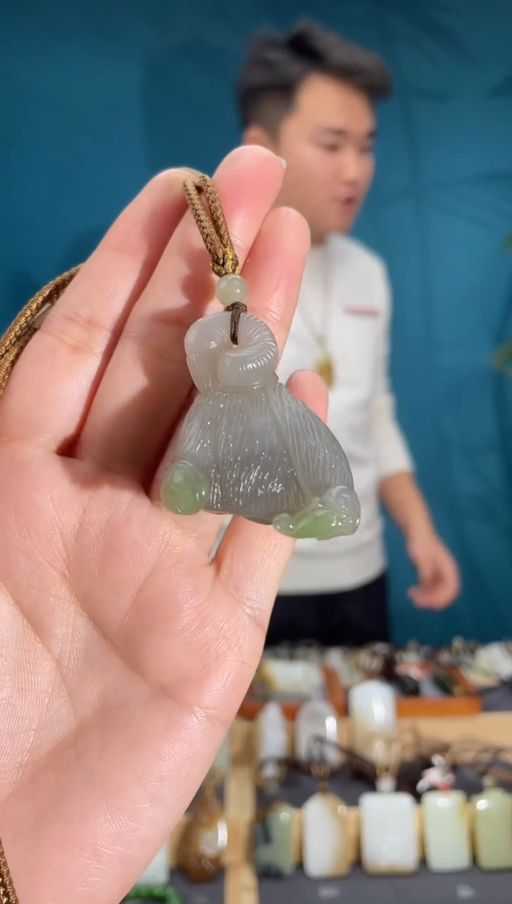 颈饰未镶嵌和田玉1