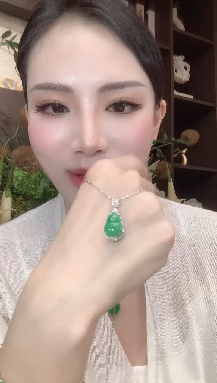 吊坠(不含链)18K金镶嵌翡翠A11