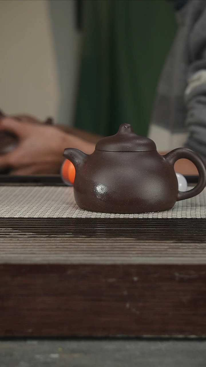 茶壶紫砂高工陈，带证280CC56号