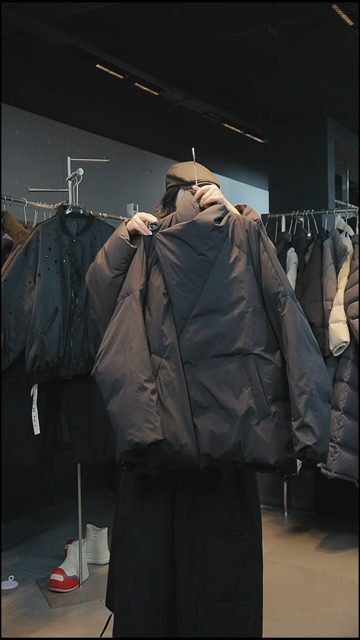 黑色羽绒外套黑色羽绒外套