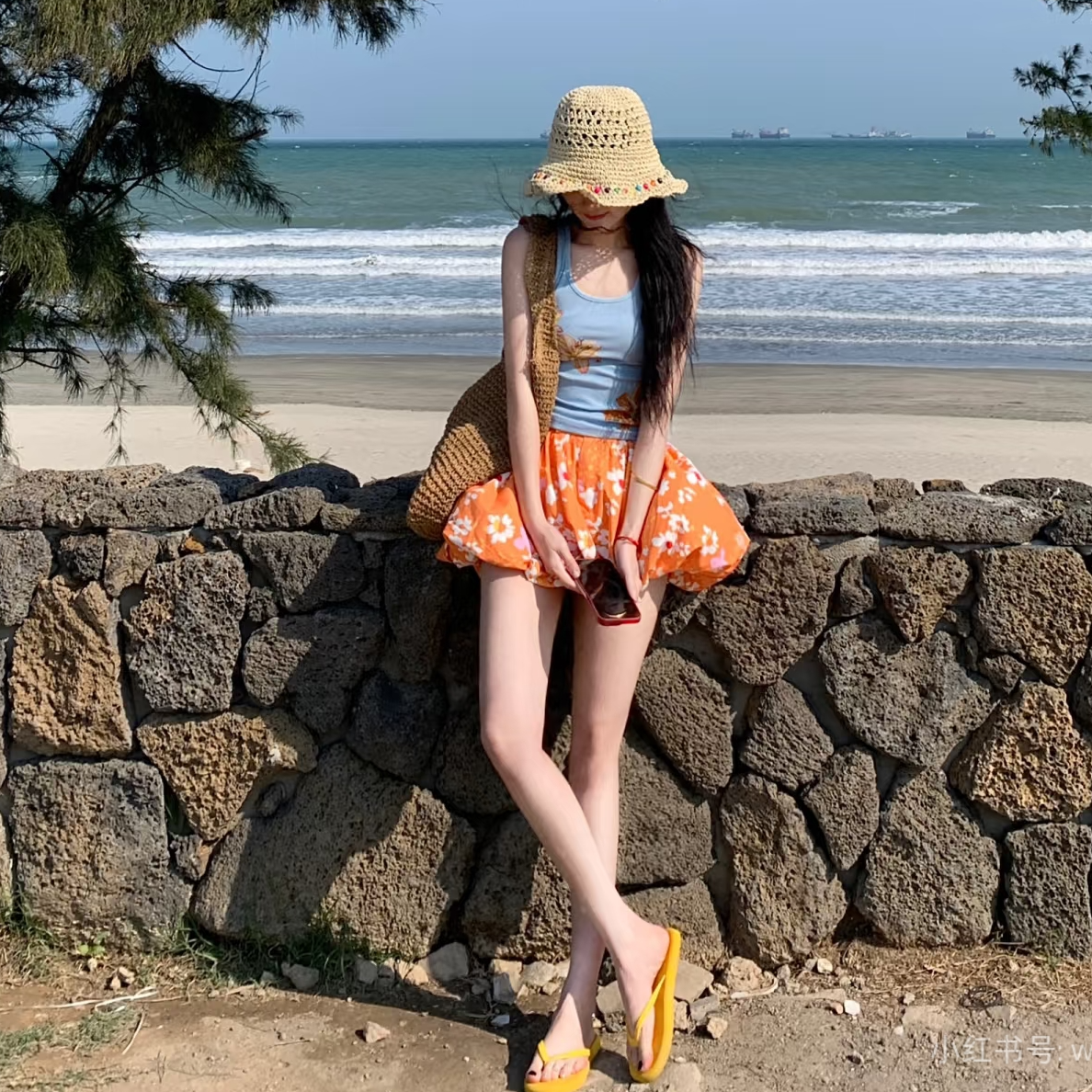 气质名媛设计款短袖T恤2025夏季爆款女简约百搭洋气时尚法式上衣