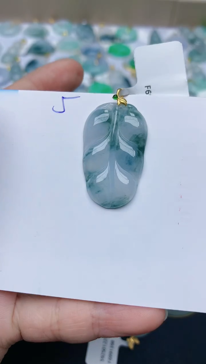【闪购商品】翡翠颈饰18K金镶嵌天然翡翠A货    5