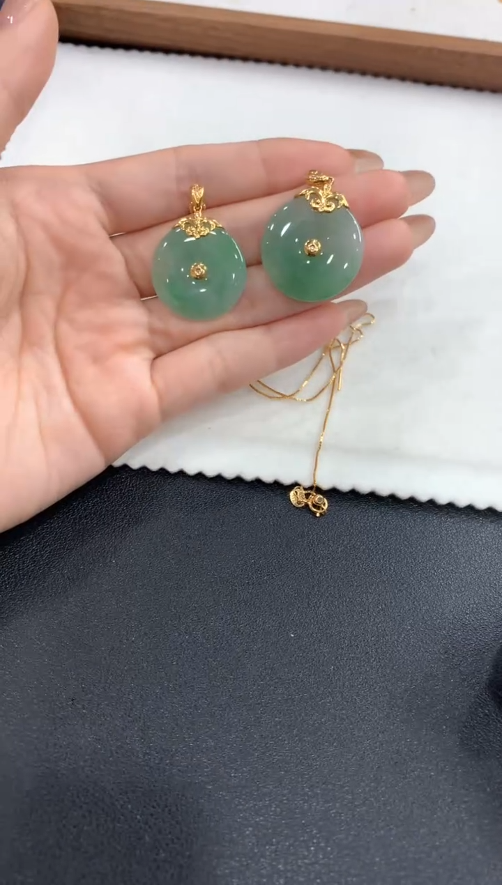 【闪购商品】翡翠吊坠(不含链)18K金镶嵌平安扣多样性发货1件