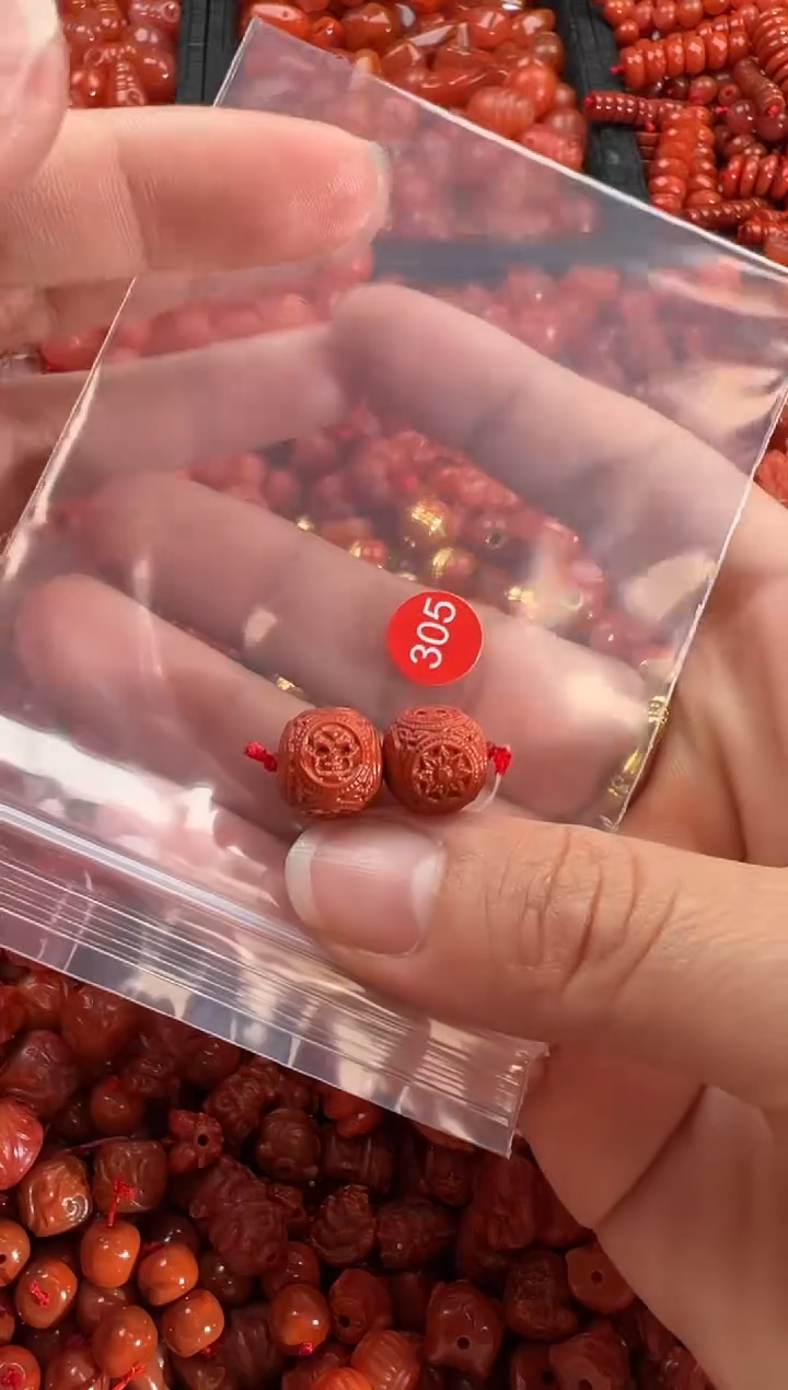 【闪购商品】南红玛瑙颈饰未镶嵌1