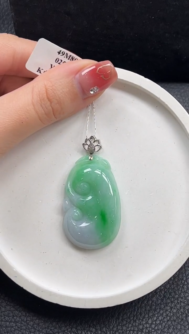 【闪购商品】翡翠颈饰18K金镶嵌如意