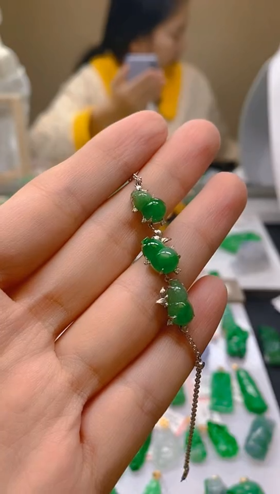 【闪购商品】翡翠颈饰18K金镶嵌天然翡翠A货，一物一证