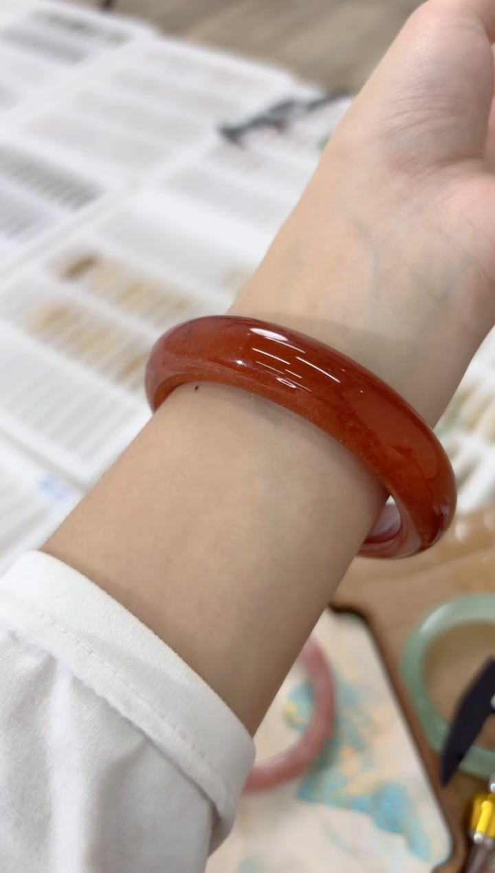 未镶嵌手镯石英质玉132-58HO