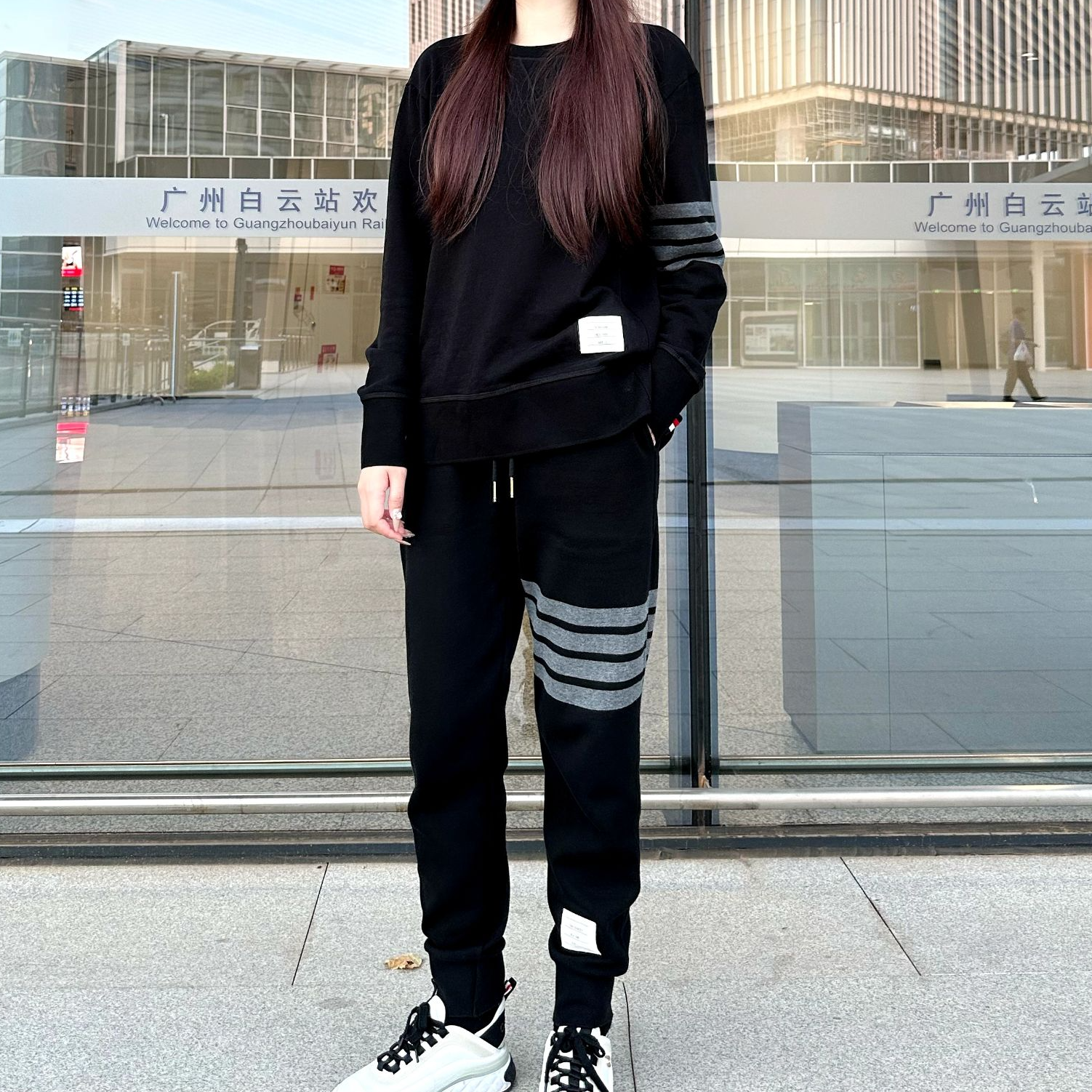 休闲时尚男装长款简约百搭圆领修身中性风休闲裤男TB卫裤运动裤