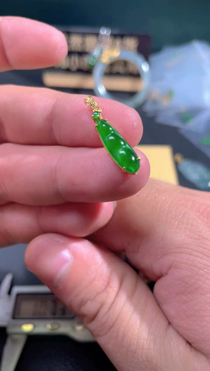 【闪购商品】翡翠颈饰18K金镶嵌翡翠