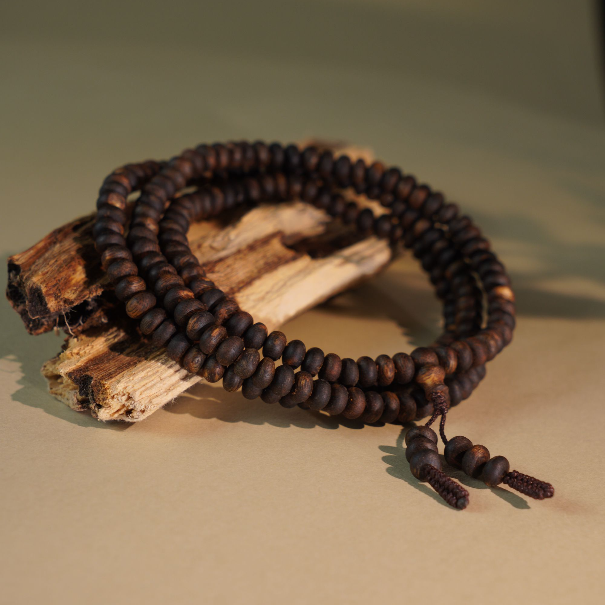 沉香【新款首发】【沉水级】6mm算盘多圈长串乌 素 S250584