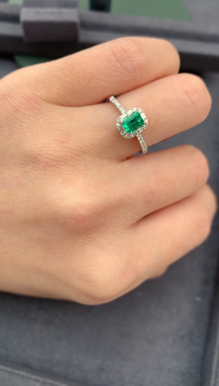 18K金镶嵌戒指祖母绿62分祖母绿 DF 定制