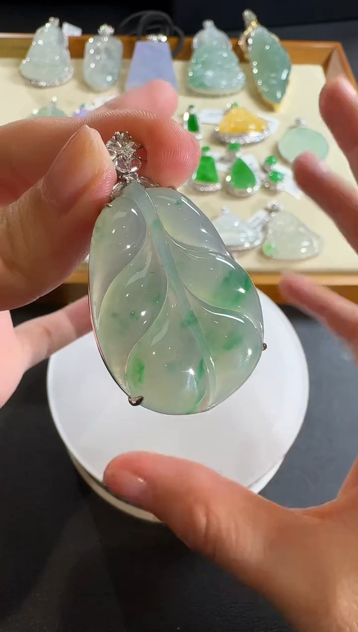 【闪购商品】翡翠吊坠(不含链)18K金镶嵌【源头工厂】钻石镶嵌