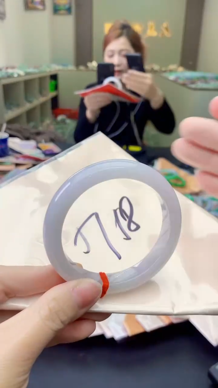 【闪购商品】翡翠手镯未镶嵌1001943779