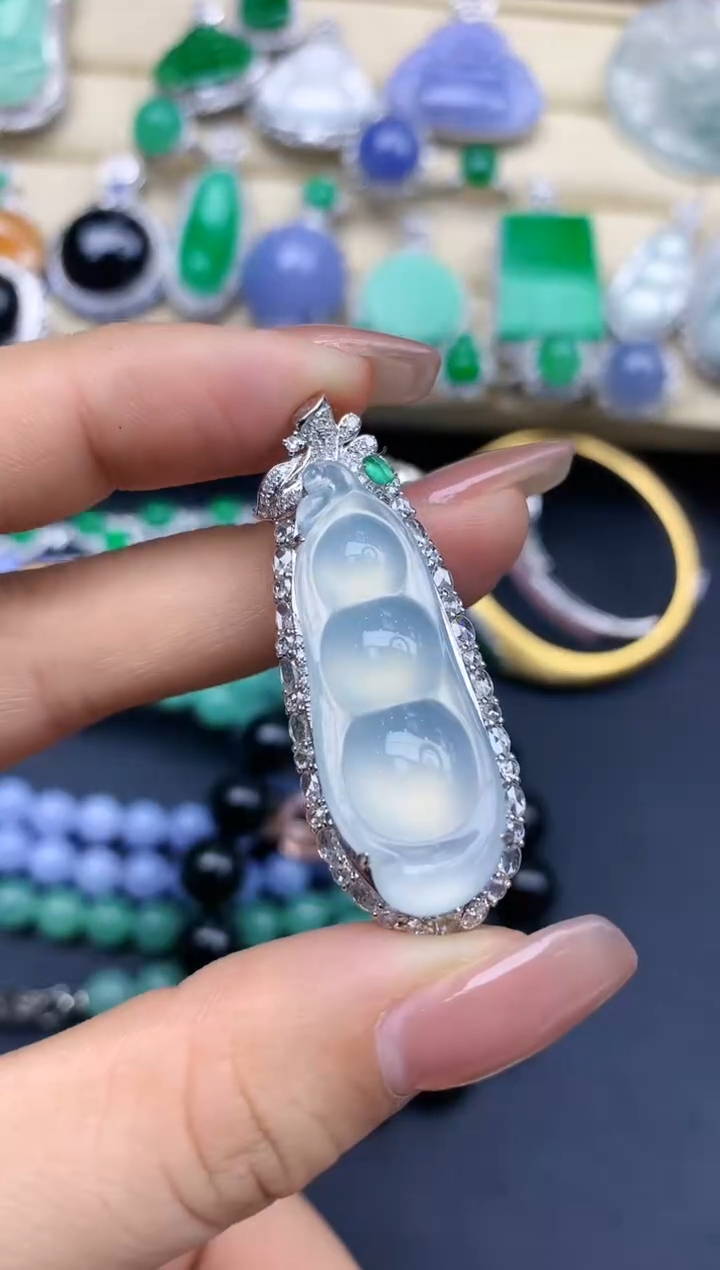 颈饰18K金镶嵌翡翠357-中国好珍宝