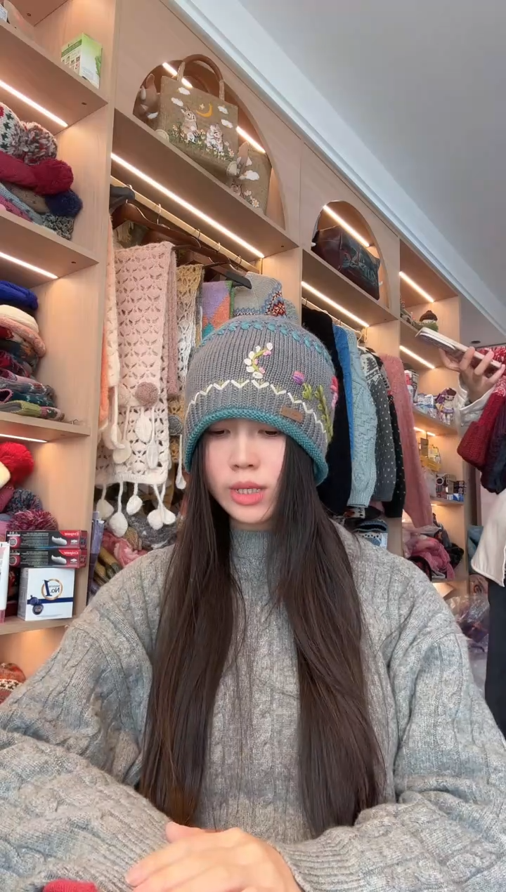 羊毛美利奴灰蓝刺绣帽