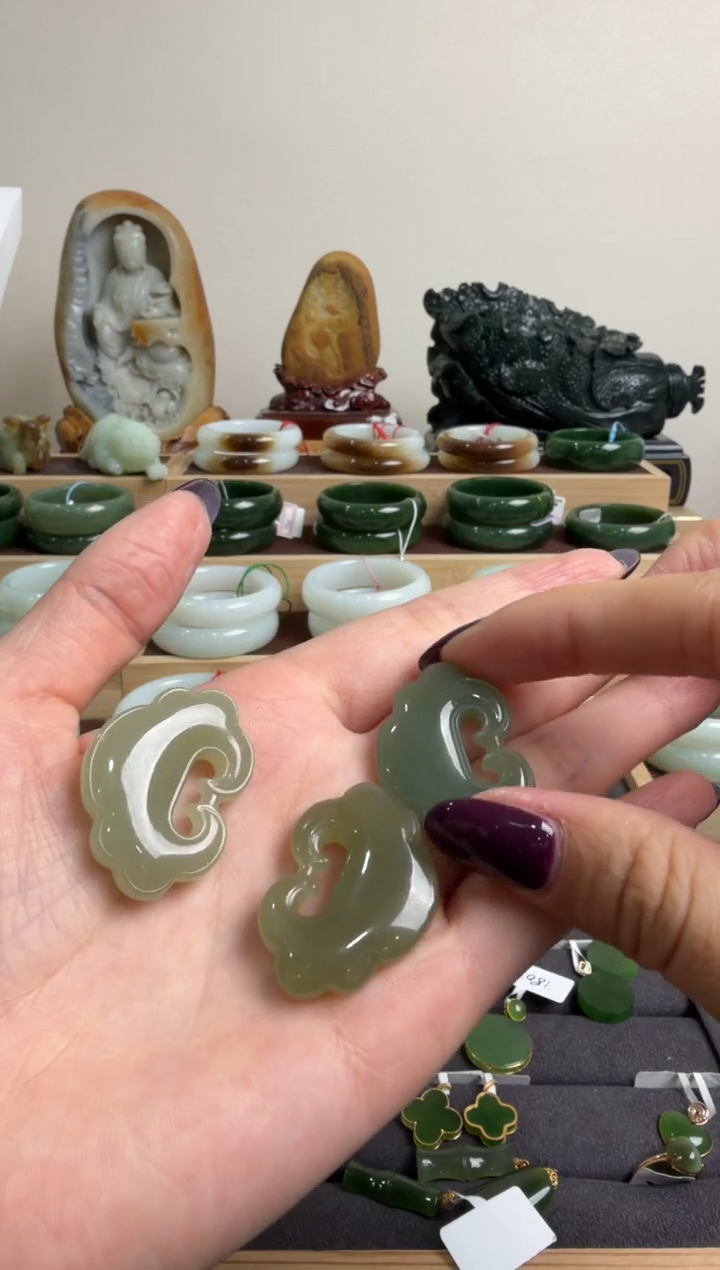 颈饰未镶嵌和田玉挂件多样性发一