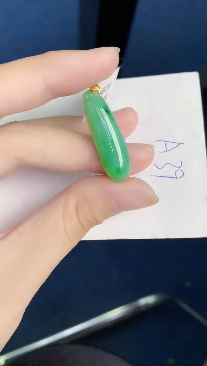 翡翠18K金镶嵌颈饰天然翡翠缅甸A货