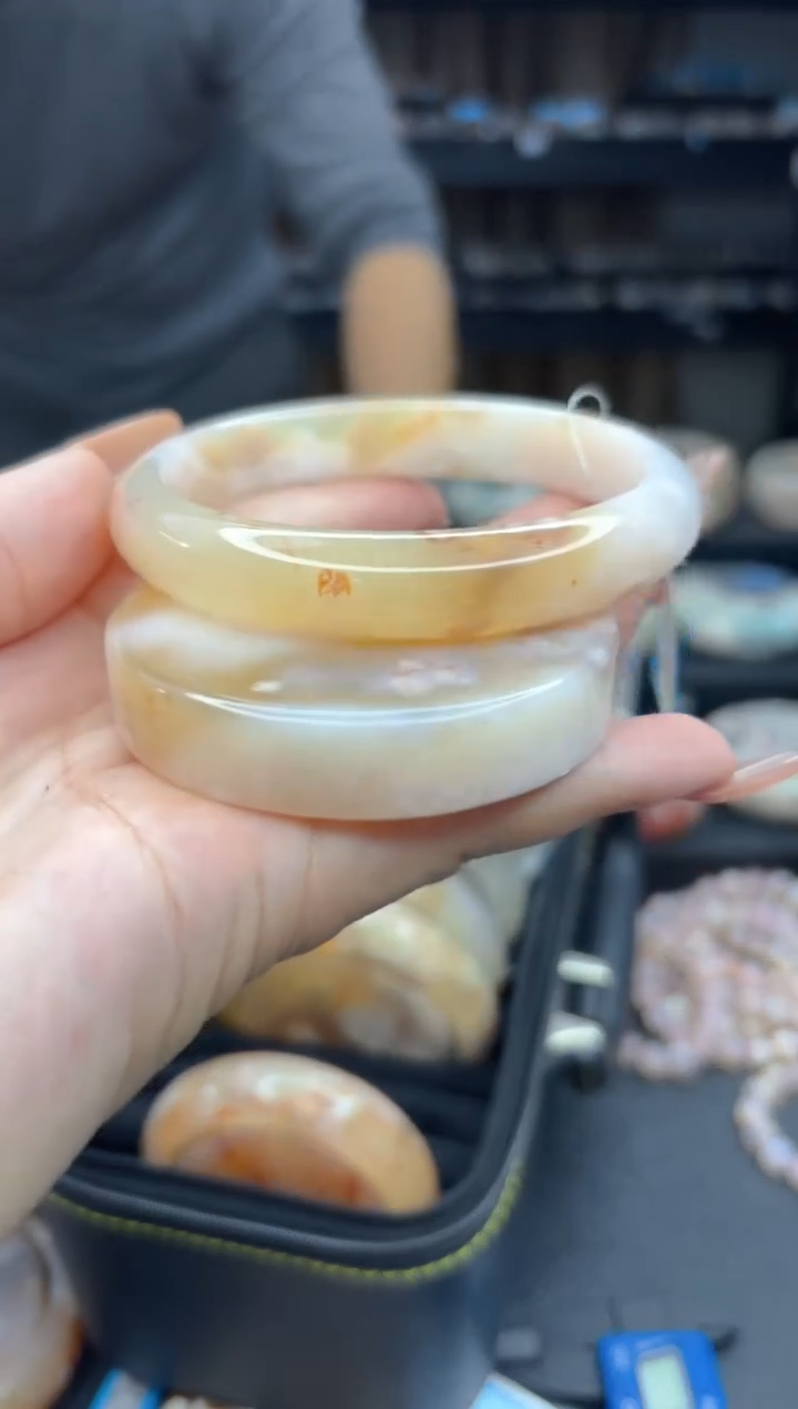 【闪购商品】石英质玉手镯未镶嵌2033（64圈赠送镯心）