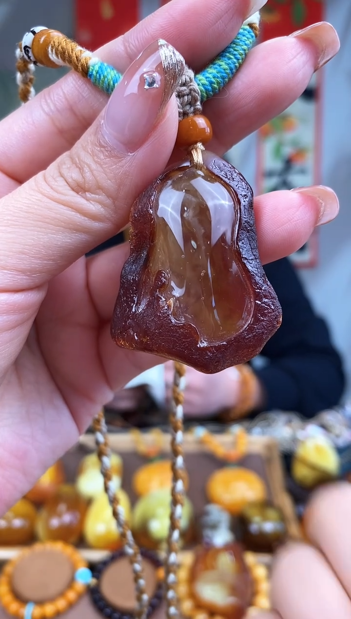 【闪购商品】琥珀裸石未镶嵌基地发货 一物一证 顺丰包邮