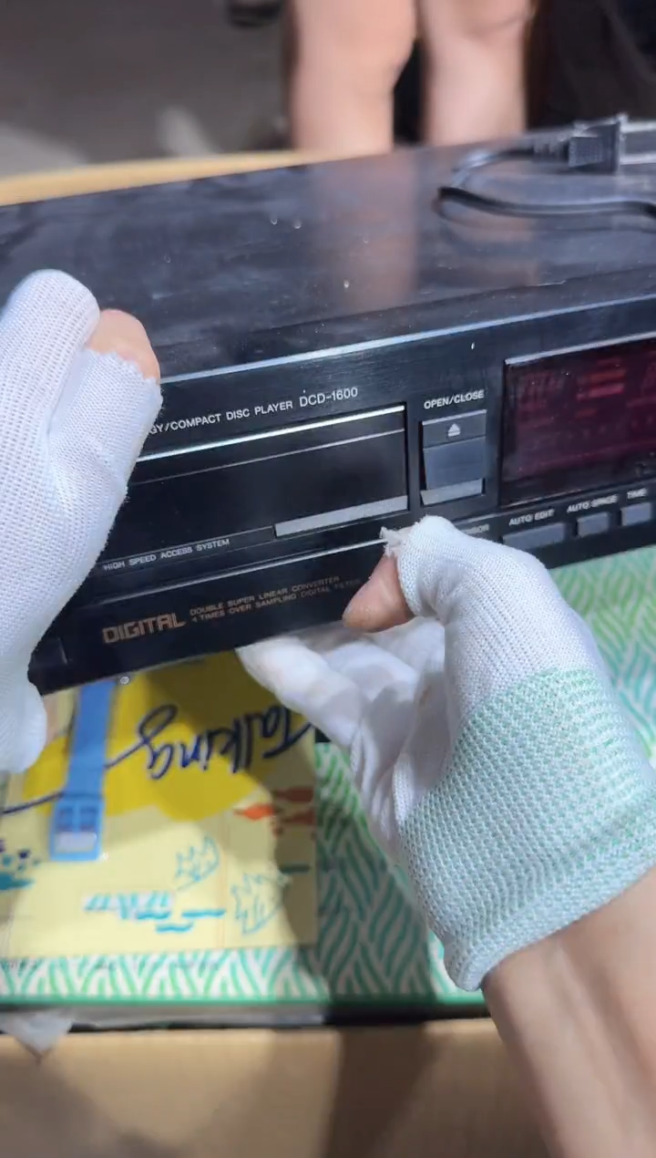 瓷片鑫****技 971   中古商品，瑕疵品，不保好坏。