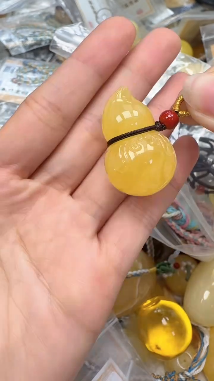 裸石琥珀未镶嵌如图