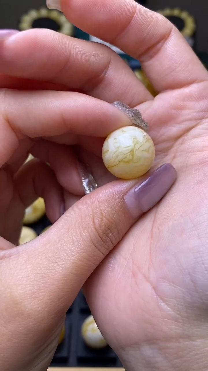 【闪购商品】琥珀裸石未镶嵌葵. 44