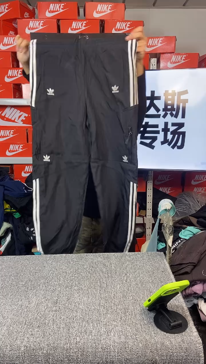 212编码 阿迪达斯 全新无暇 尺码165L 直播间过款为准