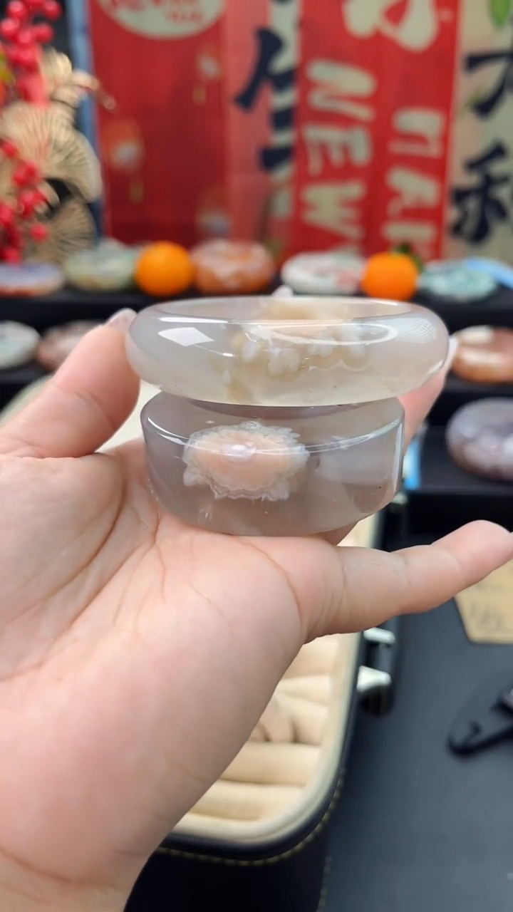 【闪购商品】石英质玉手镯未镶嵌赠送镯心（60圈口