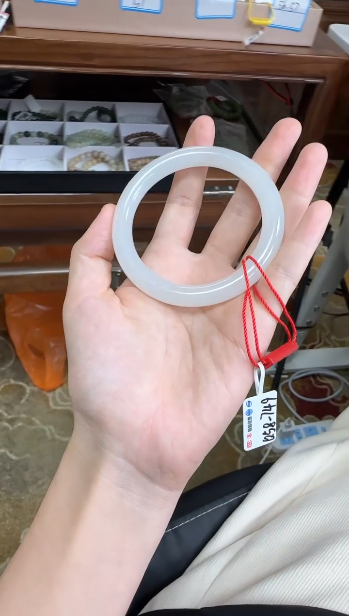 未镶嵌手镯和田玉58