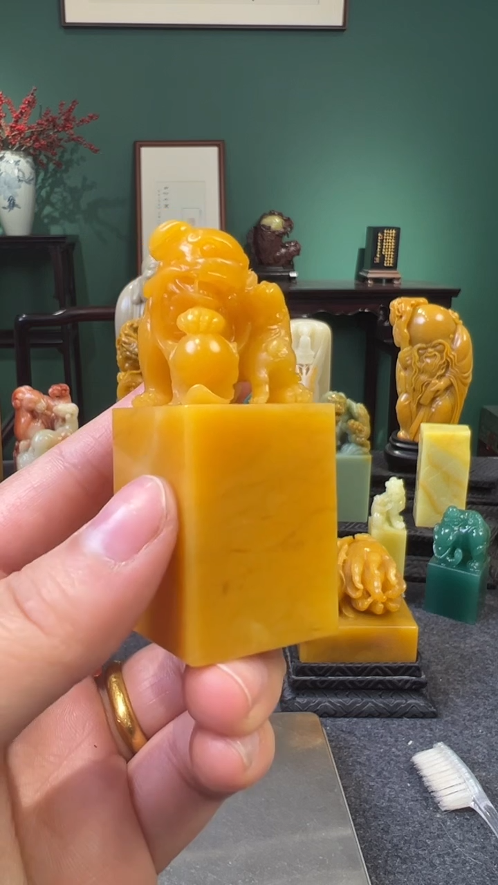 【闪购商品】田黄石麦芽黄瑞兽戏珠