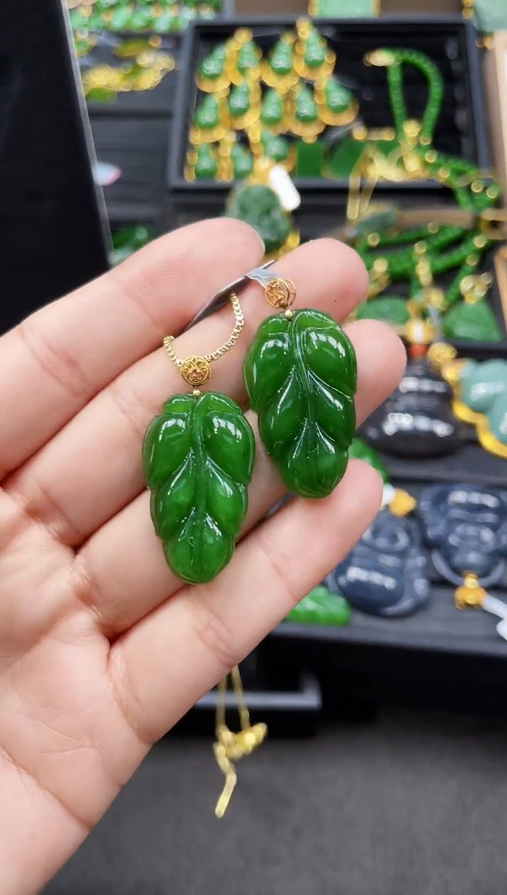 【闪购商品】和田玉吊坠18K金镶嵌多样性发一