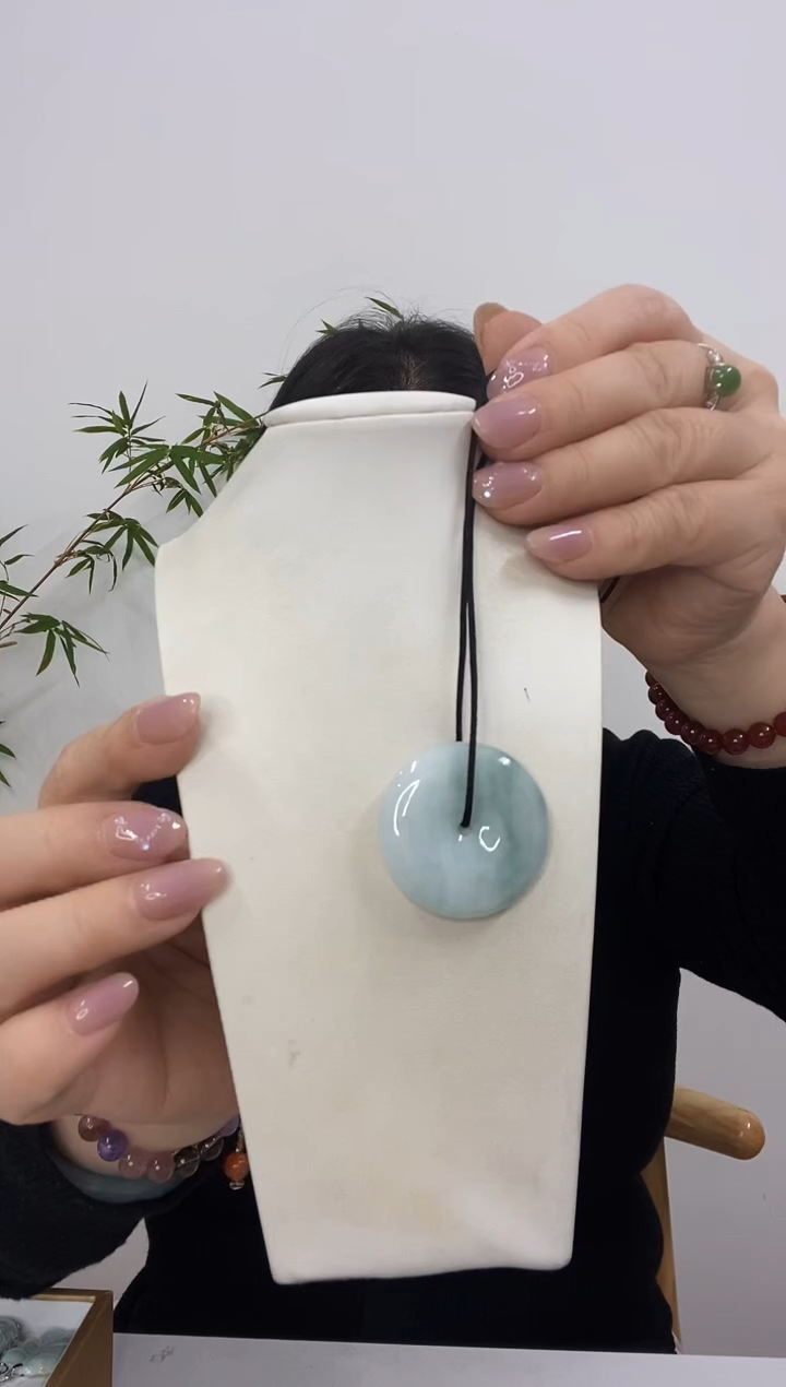 【闪购商品】翡翠颈饰未镶嵌平安扣