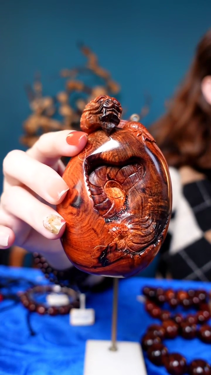 【闪购商品】木 本降真香海南红降花梨公 龙蛋摆件