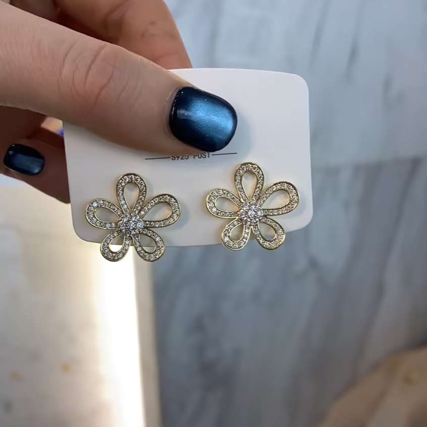 铜合金合成锆石耳饰 925银针轻奢气质爆闪满镶五瓣花朵耳钉AAA