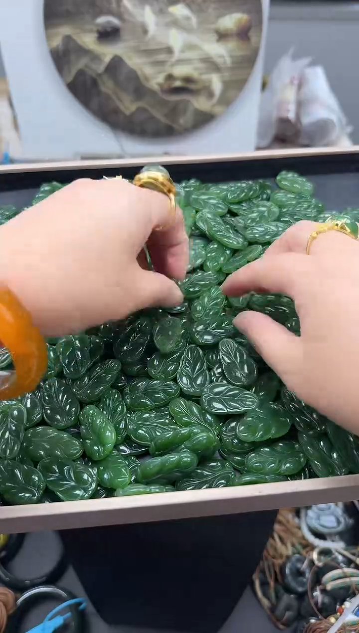 和田玉（碧玉）颈饰未镶嵌和田玉碧玉金枝玉叶【随机发货其中一个】